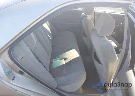 2004 Toyota Camry Le z USA, uszkodzony, nr VIN 4T1BE32K44U932030